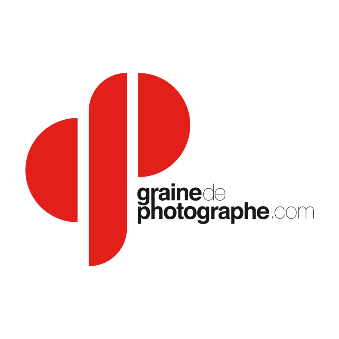 logo graine de photographe.com rouge et noir sur fond blanc